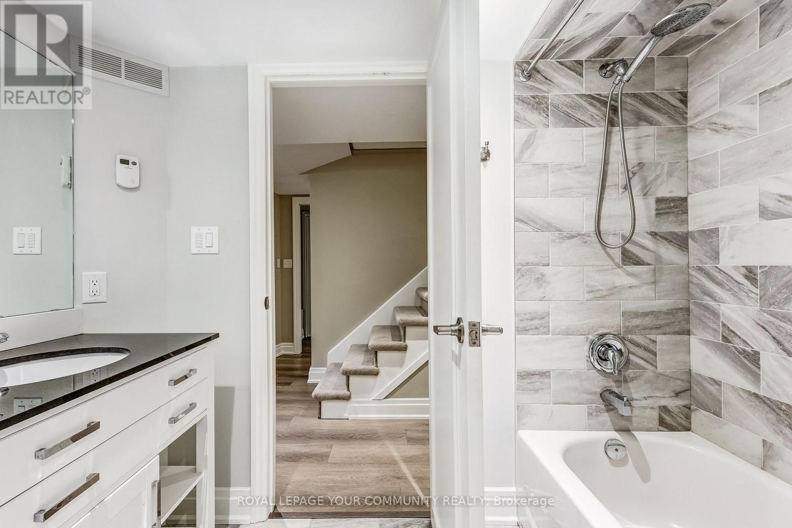 2 Rougecrest Drive, Markham, Ontario  L3P 3B6 - Photo 42 - N12465005