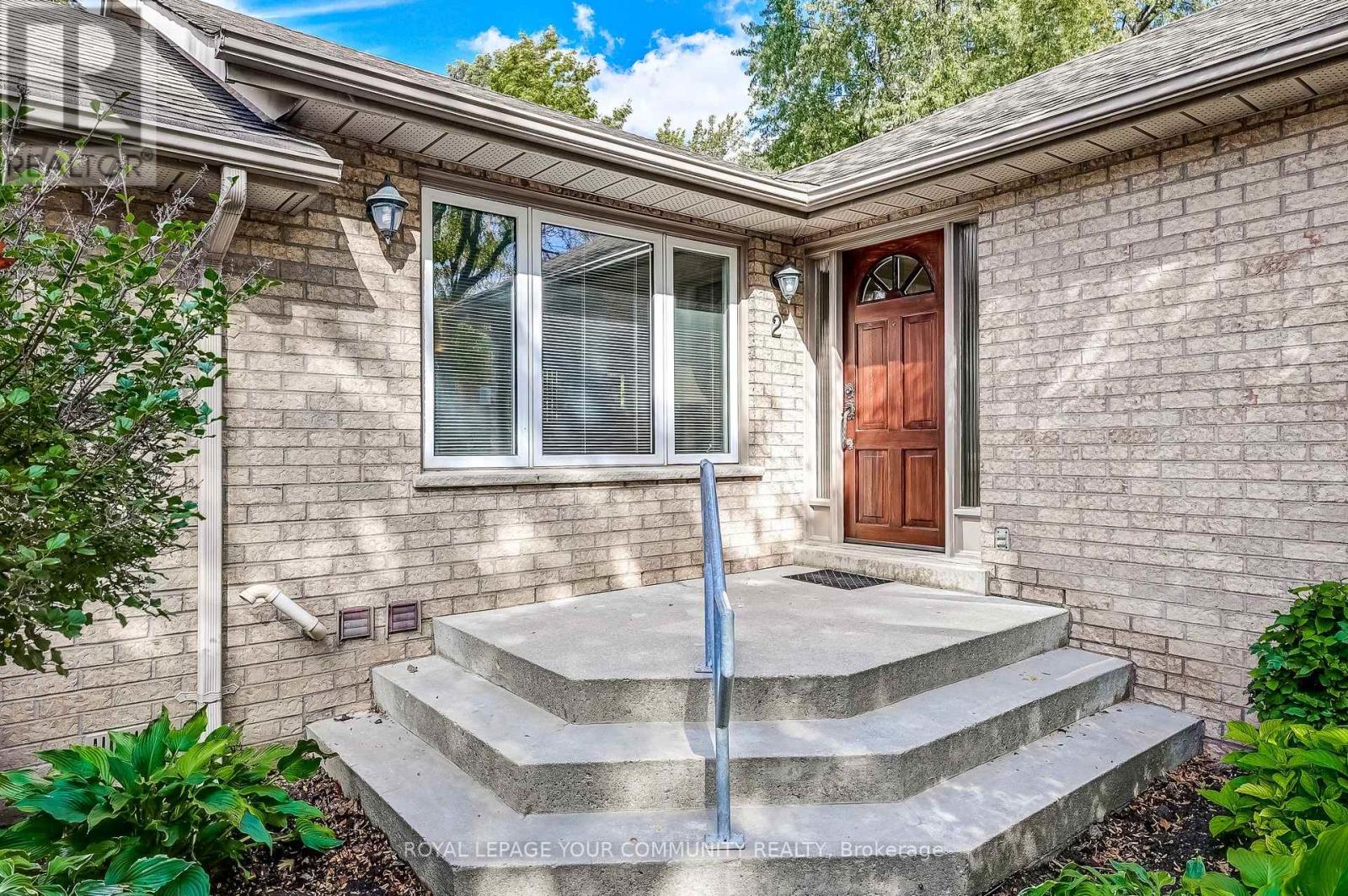 2 Rougecrest Drive, Markham, Ontario  L3P 3B6 - Photo 5 - N12465005
