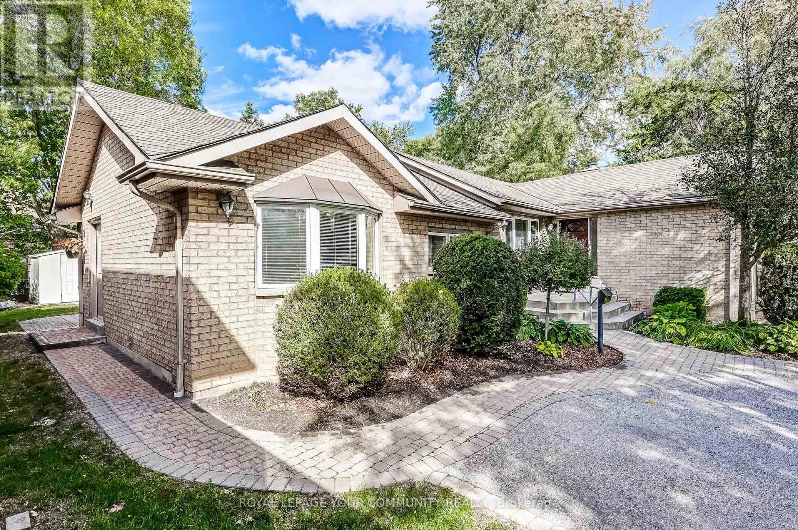 2 Rougecrest Drive, Markham, Ontario  L3P 3B6 - Photo 4 - N12465005