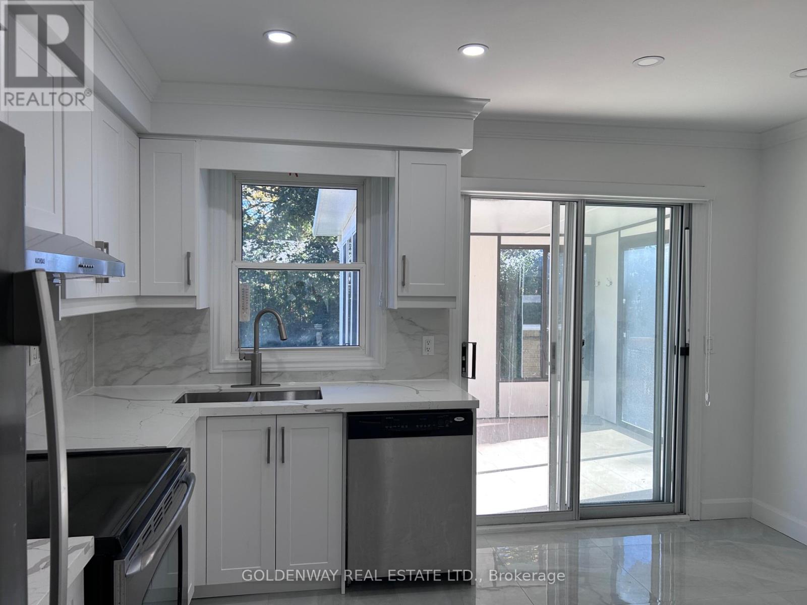 271 Iredale Road, Richmond Hill, Ontario  L4C 4R5 - Photo 12 - N12465166