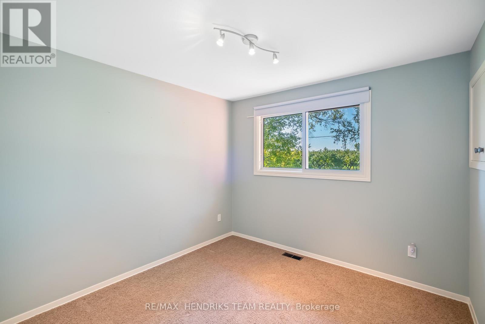 1521 Irvine Road, Niagara-On-The-Lake (Lakeshore), Ontario  L0S 1J0 - Photo 19 - X12466839