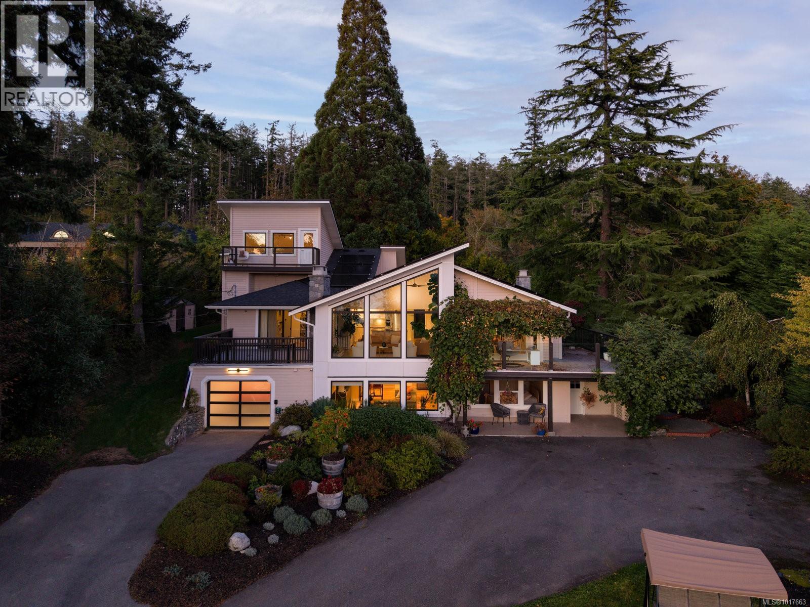 11321 Chalet Rd, North Saanich, British Columbia