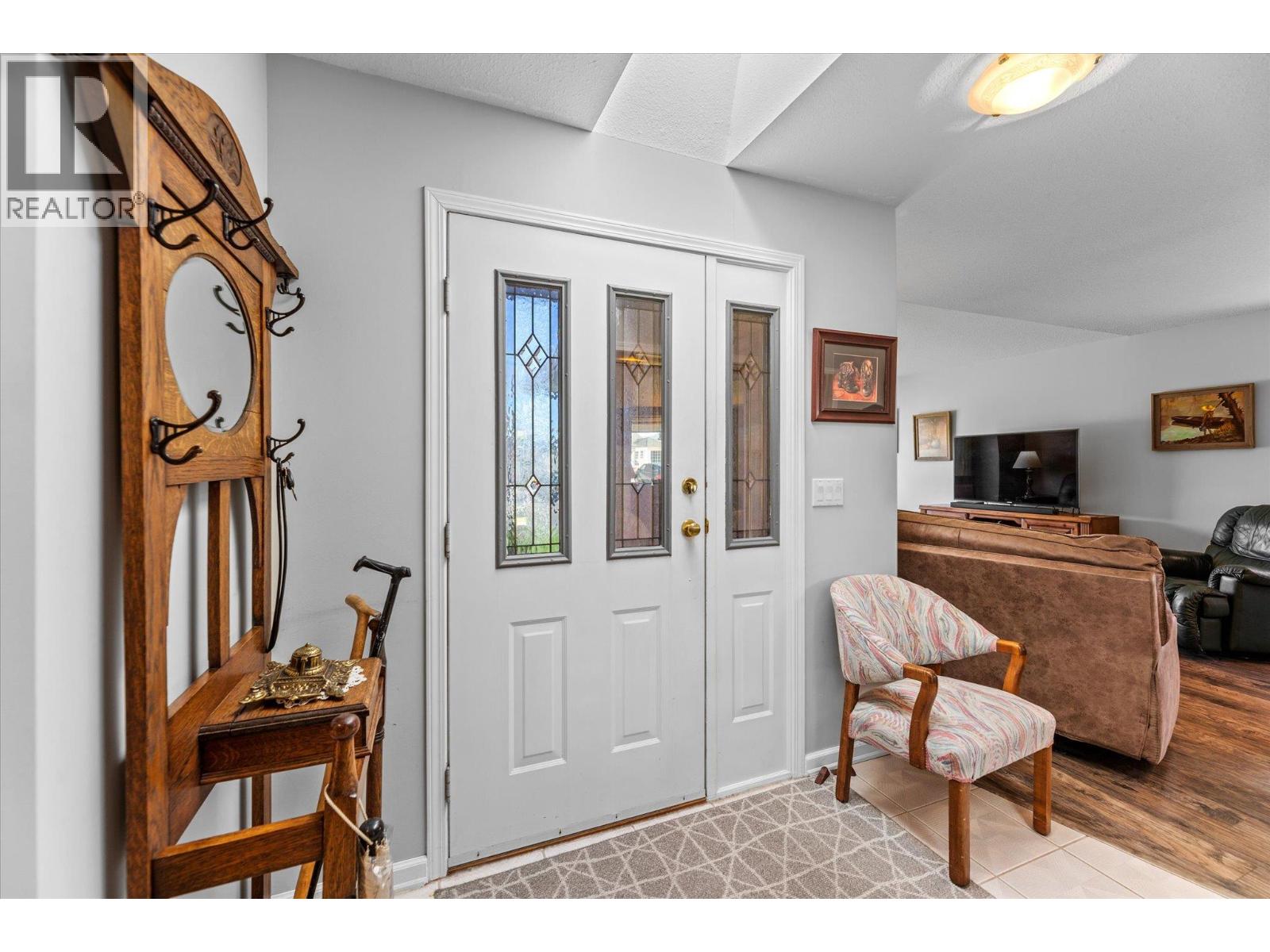 2166 Kaslo Court, Kelowna, British Columbia  V1Y 8C1 - Photo 4 - 10365790
