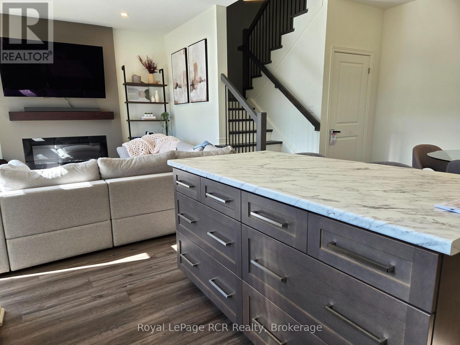 Unknown Address, ,     - Photo 5 - X12466808