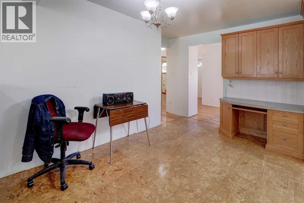 8127 43 Avenue Nw, Calgary, Alberta  T3B 1X8 - Photo 18 - A2259528
