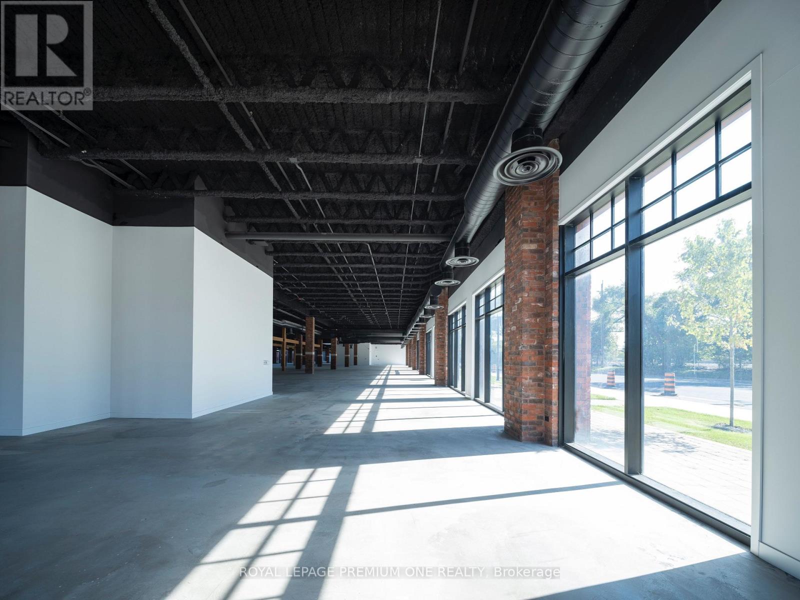 2650 St Clair Avenue W, Toronto (Rockcliffe-Smythe), Ontario  M6N 1M2 - Photo 20 - W12466738