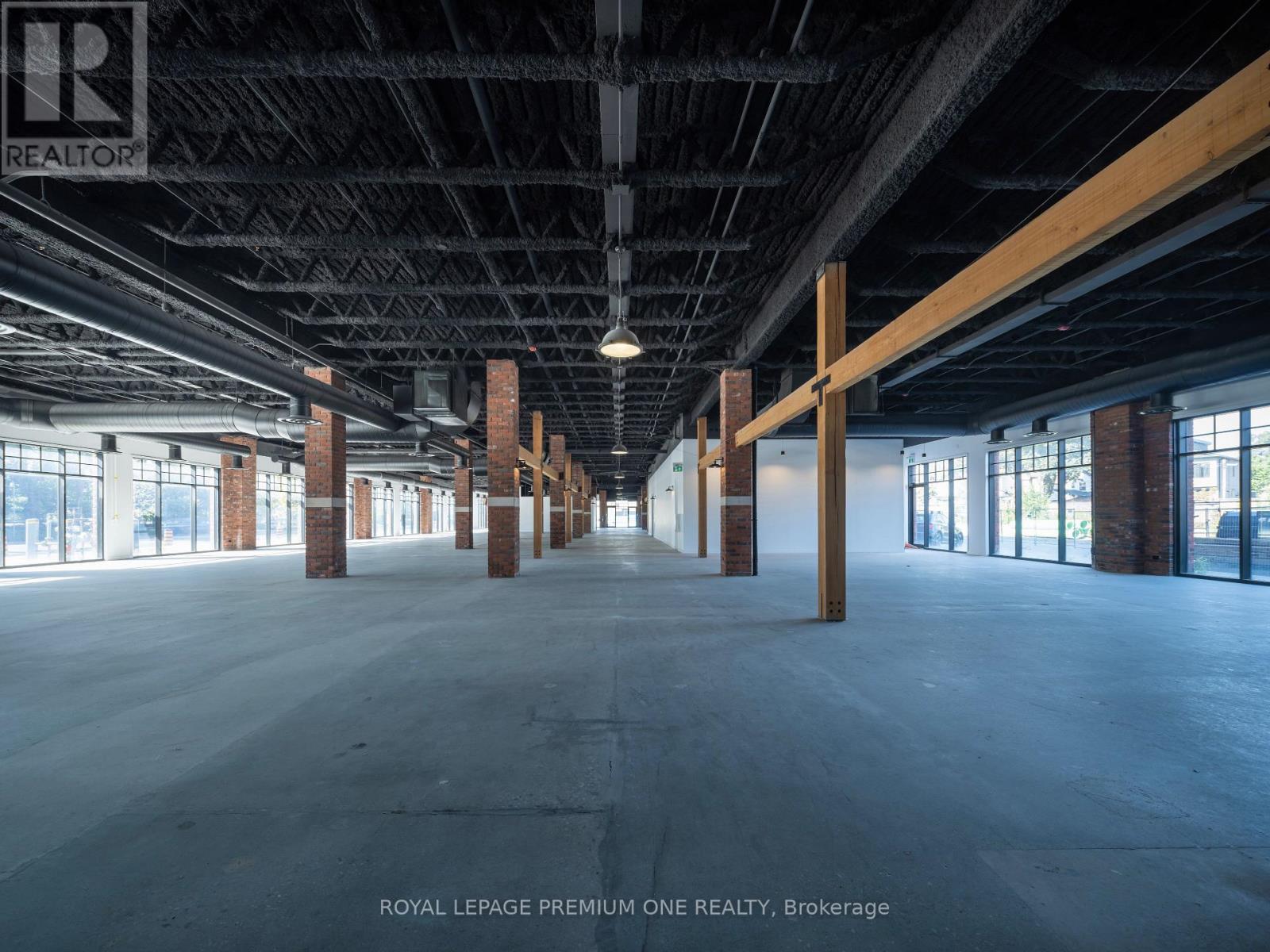 2650 St Clair Avenue W, Toronto (Rockcliffe-Smythe), Ontario  M6N 1M2 - Photo 23 - W12466738