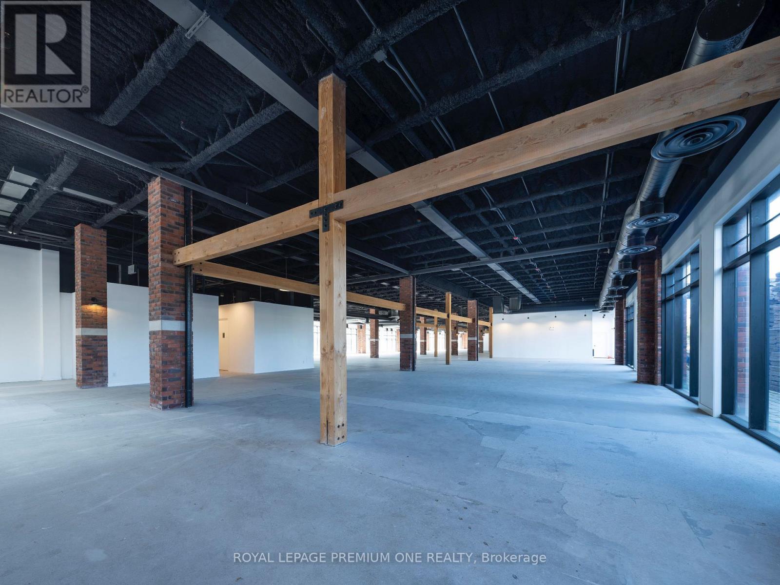 2650 St Clair Avenue W, Toronto (Rockcliffe-Smythe), Ontario  M6N 1M2 - Photo 24 - W12466738