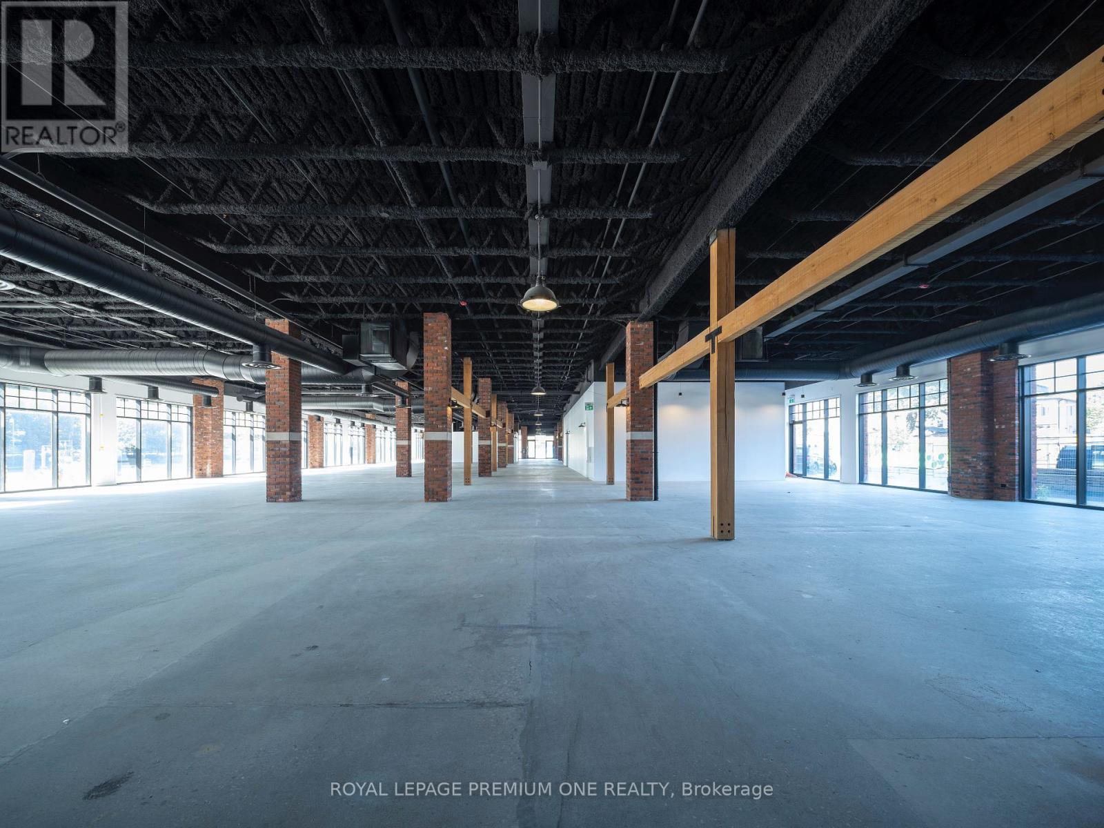 2650 St Clair Avenue W, Toronto (Rockcliffe-Smythe), Ontario  M6N 1M2 - Photo 25 - W12466738