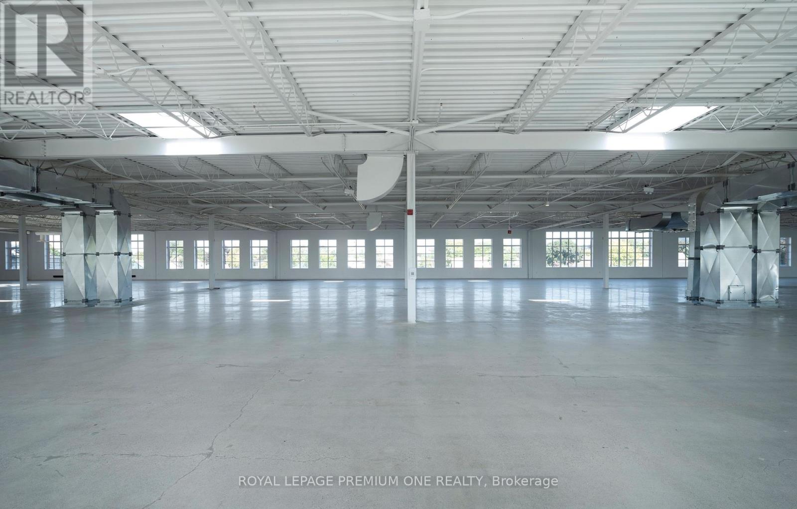 2650 St Clair Avenue W, Toronto (Rockcliffe-Smythe), Ontario  M6N 1M2 - Photo 38 - W12466738