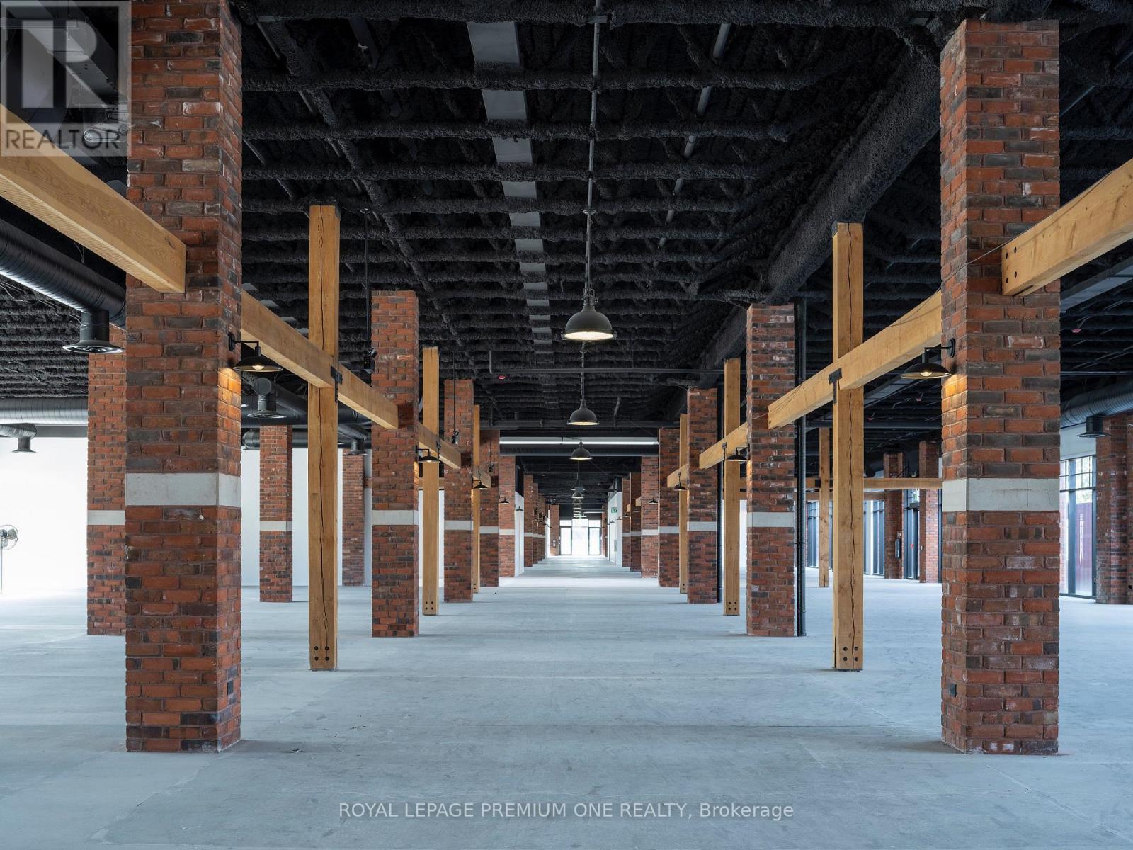 2650 St Clair Avenue W, Toronto (Rockcliffe-Smythe), Ontario  M6N 1M2 - Photo 47 - W12466738