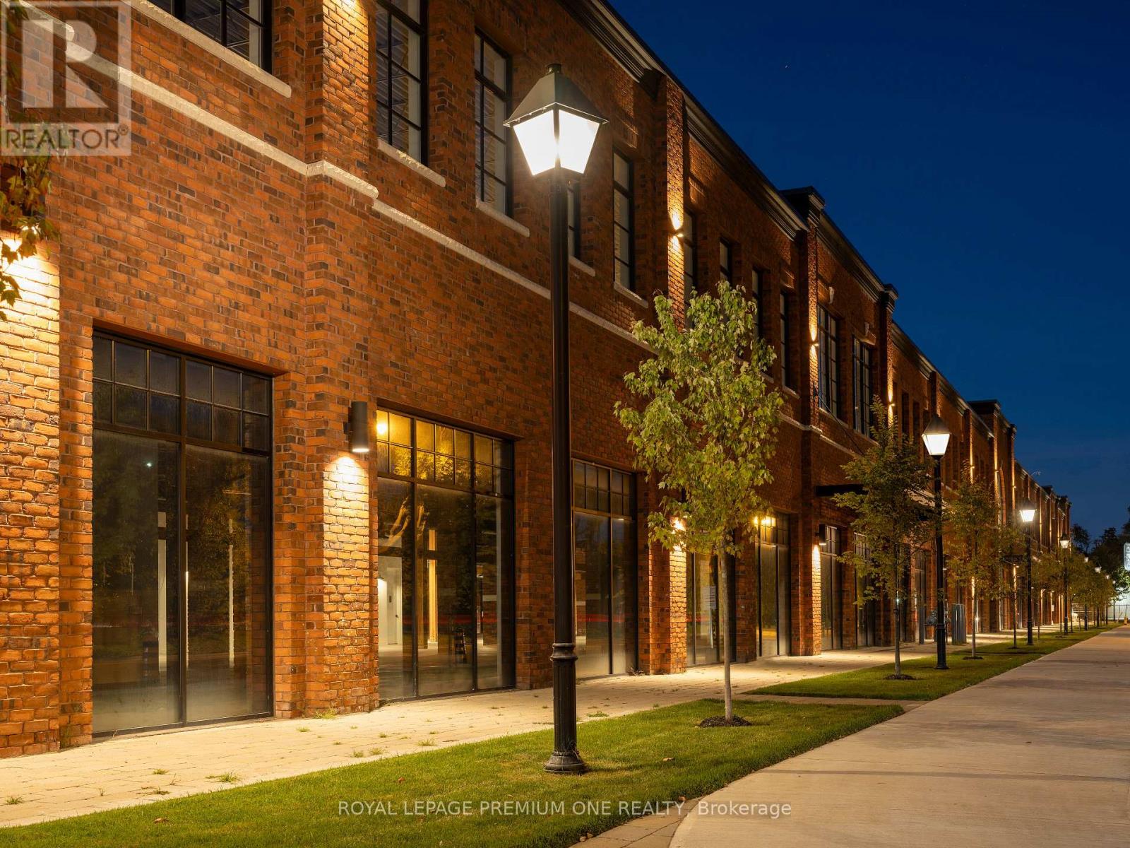 2650 St Clair Avenue W, Toronto (Rockcliffe-Smythe), Ontario  M6N 1M2 - Photo 49 - W12466738