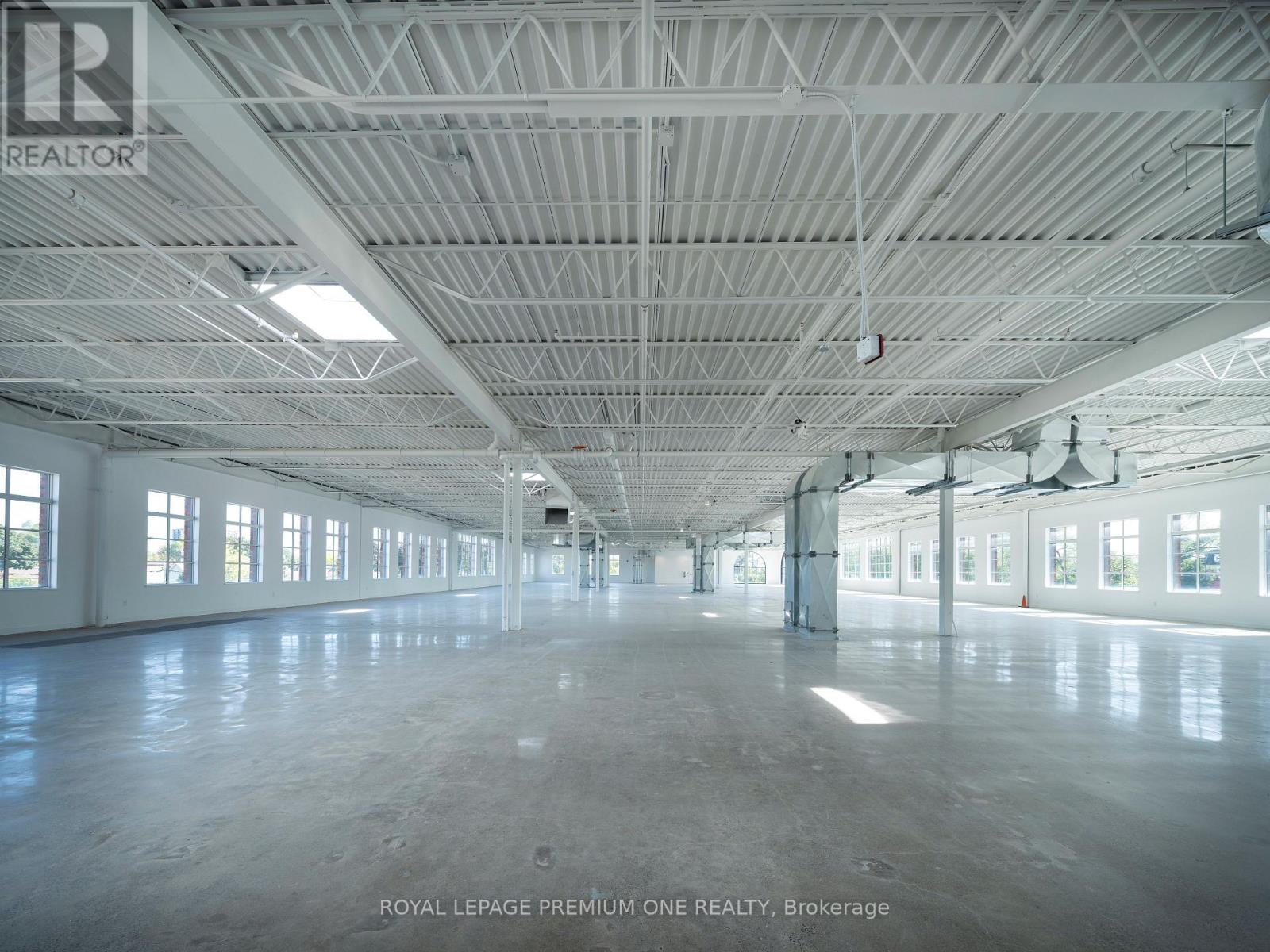 2650 St Clair Avenue W, Toronto (Rockcliffe-Smythe), Ontario  M6N 1M2 - Photo 9 - W12466738