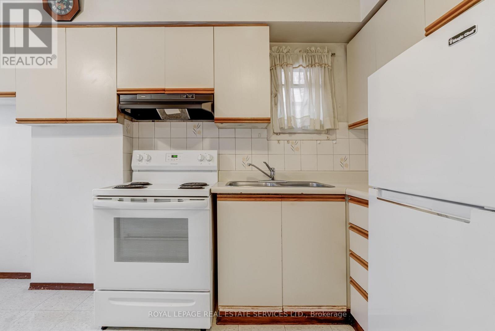 492 Jane Street, Toronto, Ontario  M6S 4A2 - Photo 31 - W12466762