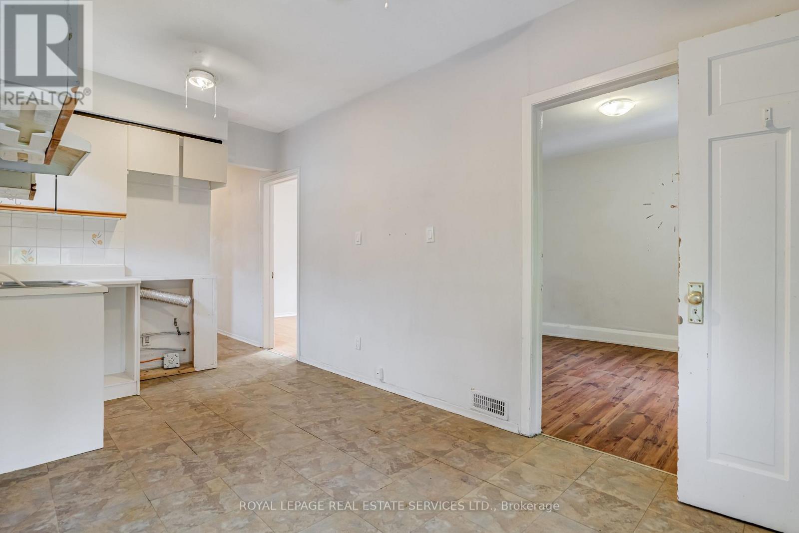 492 Jane Street, Toronto, Ontario  M6S 4A2 - Photo 6 - W12466762