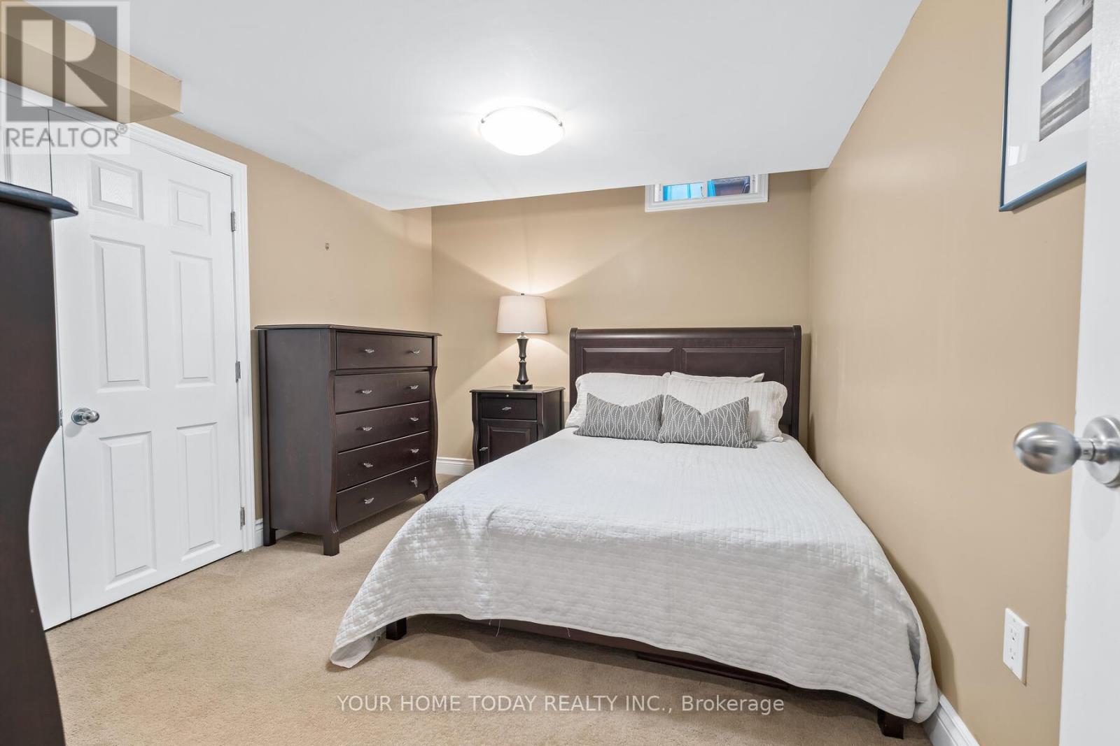 32 Orchid Avenue, Halton Hills, Ontario  L7G 6L7 - Photo 30 - W12466765