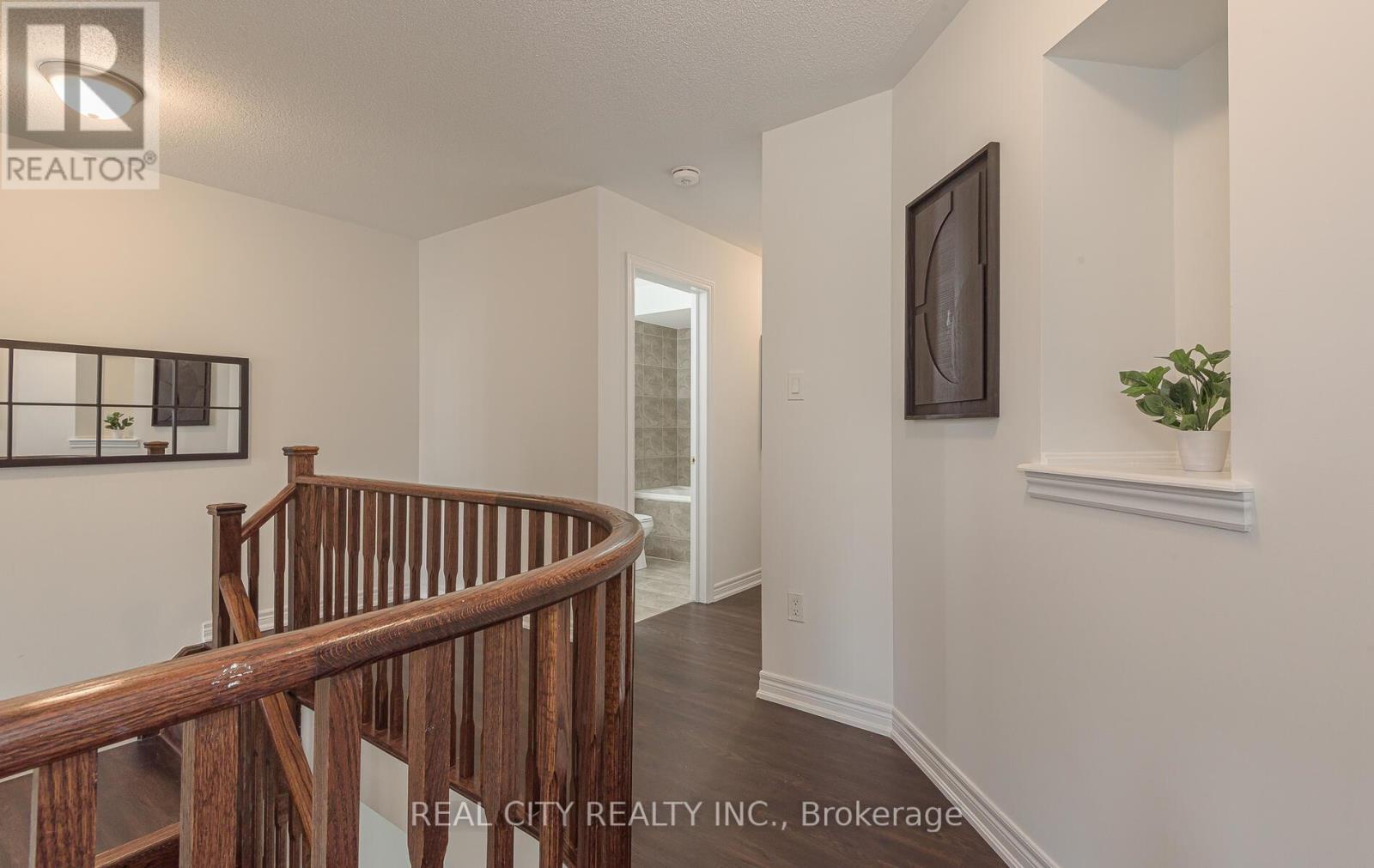 27 Bellhaven Crescent, Brampton, Ontario  L6R 0W6 - Photo 15 - W12466774