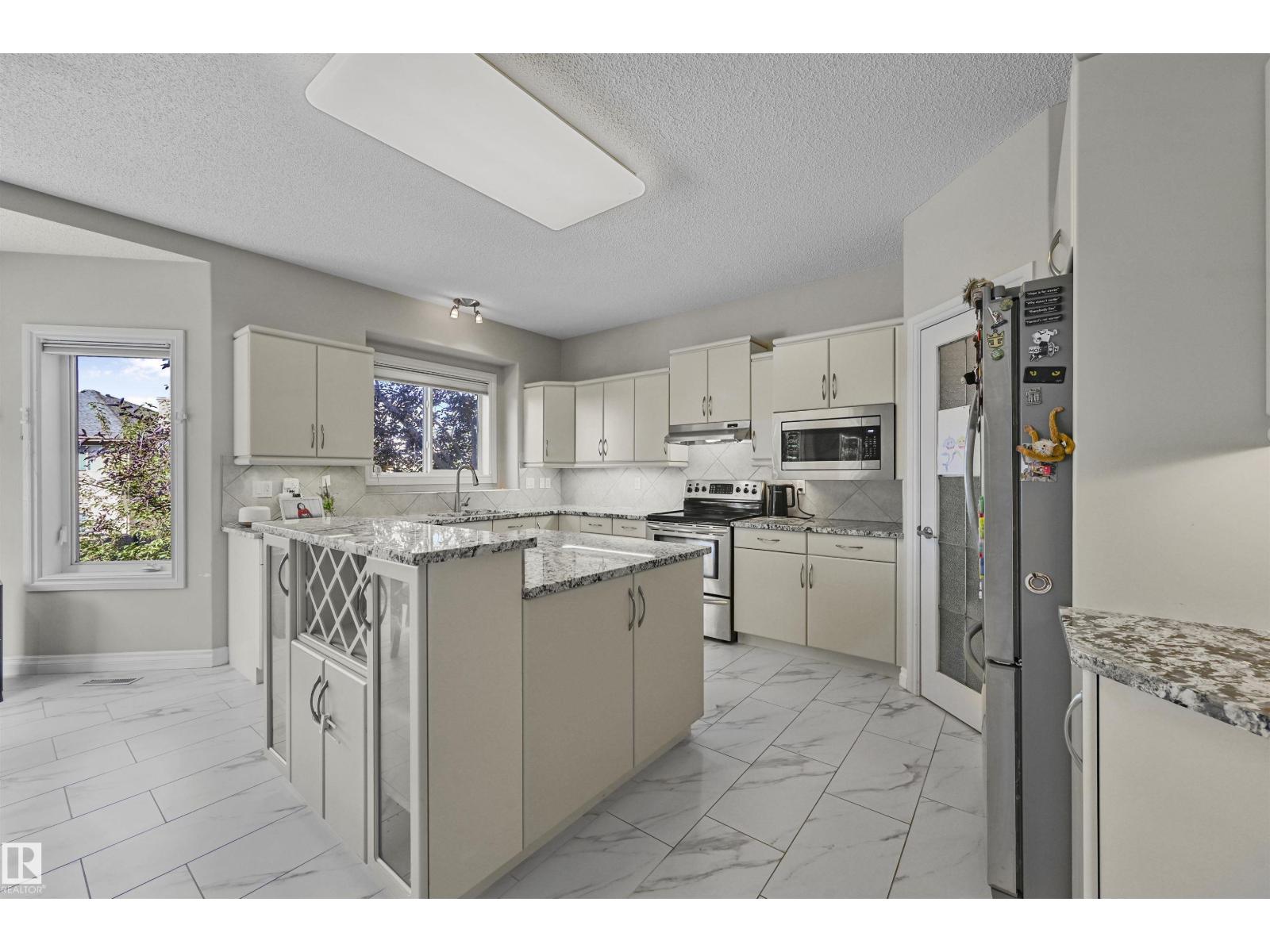 1516 Thorogood Cl Nw, Edmonton, Alberta  T6R 3K7 - Photo 9 - E4462382