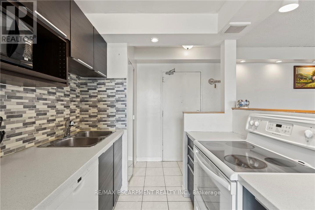 105 - 851 Queenston Road, Hamilton, Ontario  L8G 1B4 - Photo 10 - X12254063