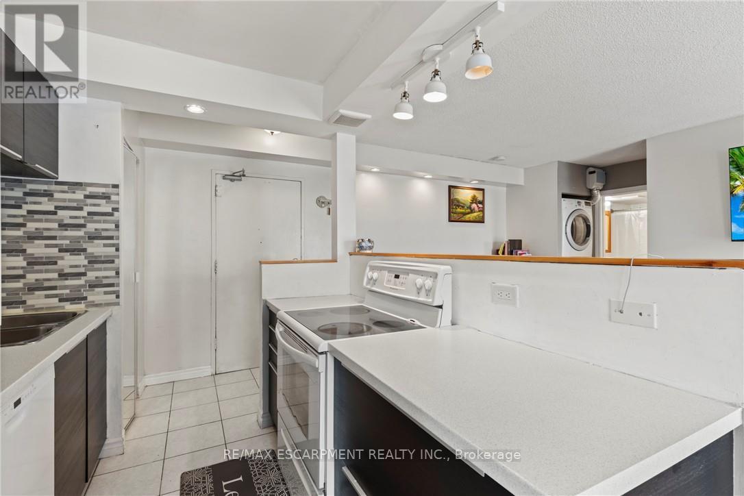 105 - 851 Queenston Road, Hamilton, Ontario  L8G 1B4 - Photo 11 - X12254063