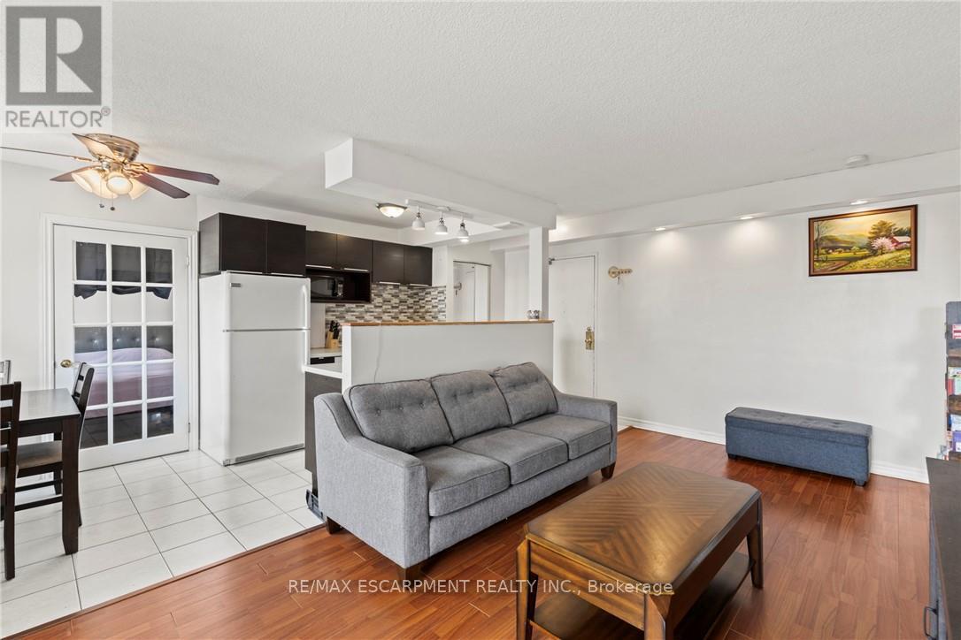 105 - 851 Queenston Road, Hamilton, Ontario  L8G 1B4 - Photo 14 - X12254063