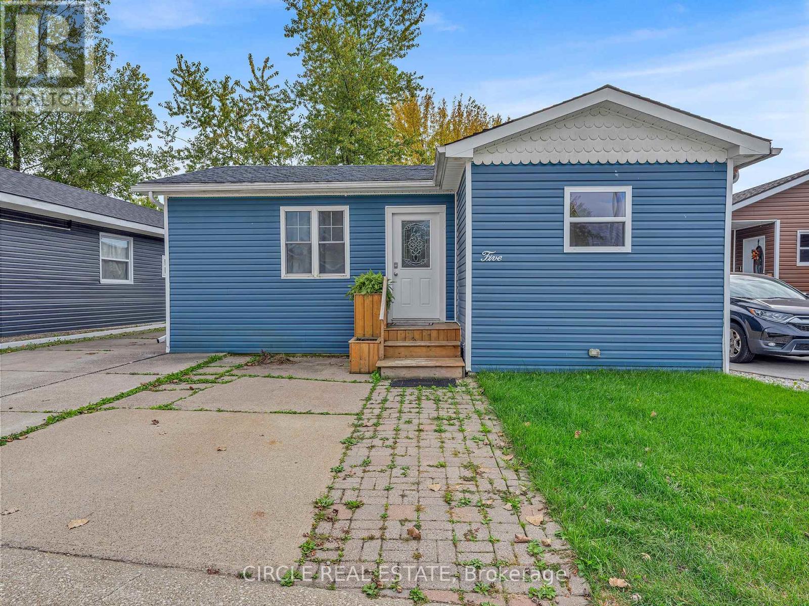 5 Cherry Street, Essex, Ontario  N0R 1J0 - Photo 2 - X12466725