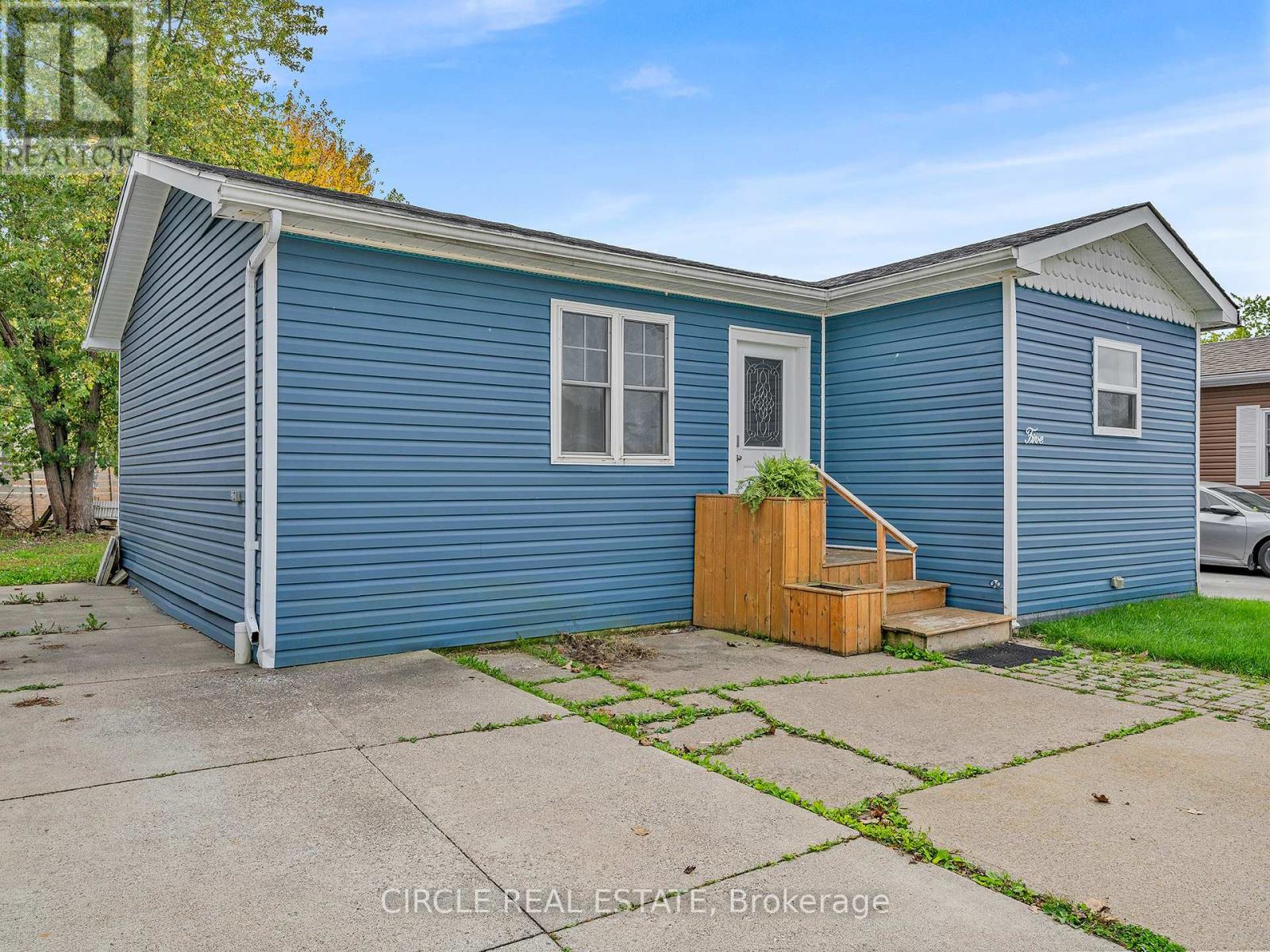 5 Cherry Street, Essex, Ontario  N0R 1J0 - Photo 5 - X12466725