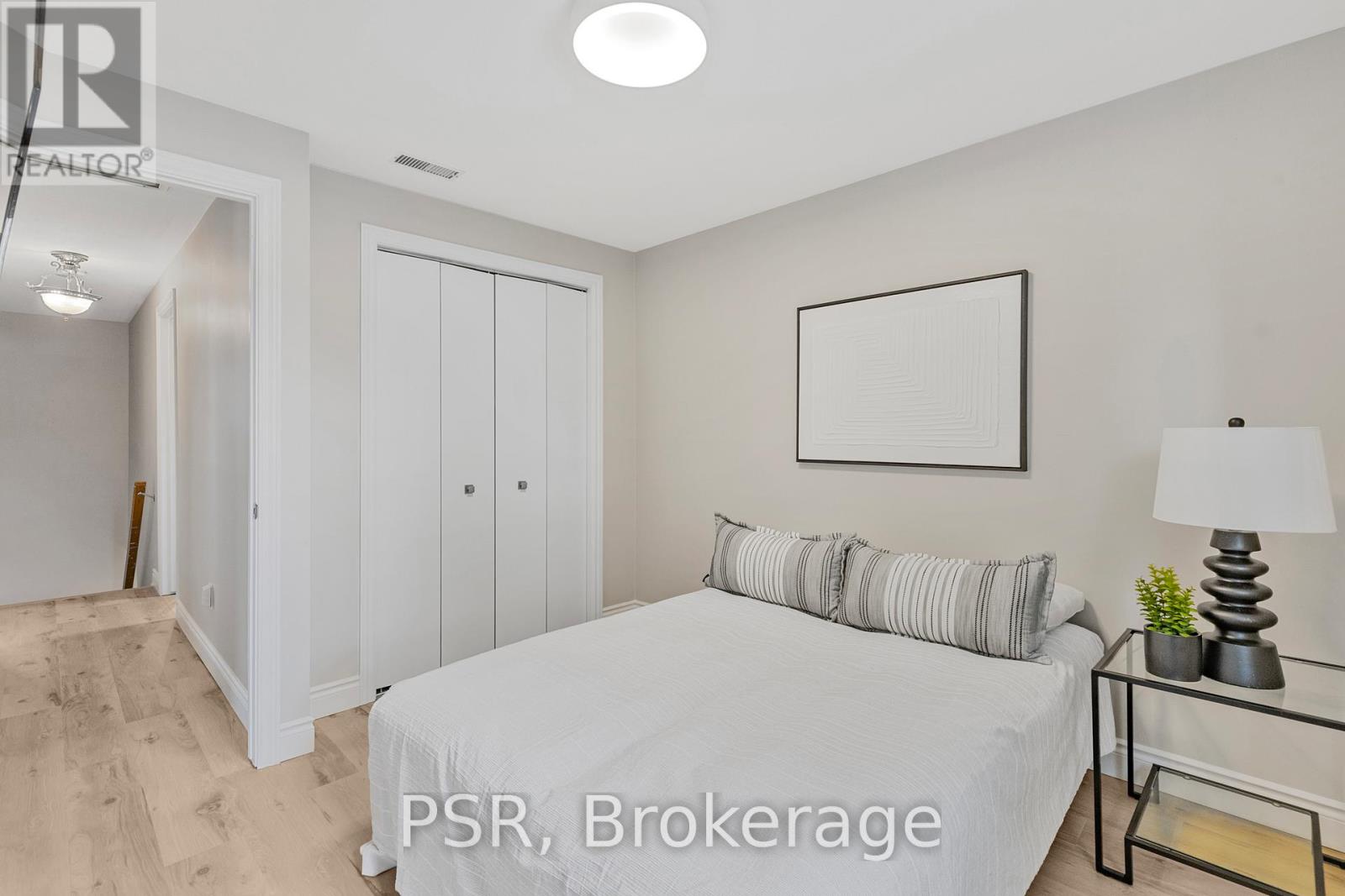 187 West 2nd Street, Hamilton, Ontario  L9C 3G2 - Photo 17 - X12466757