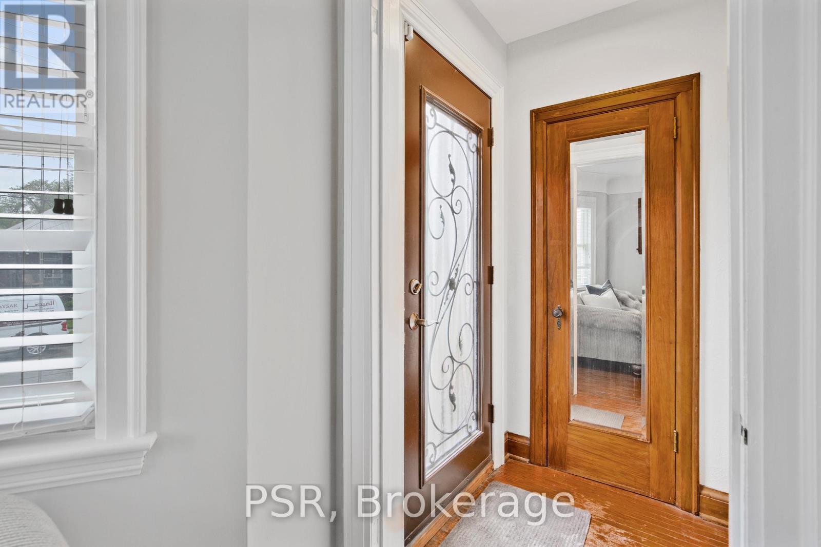 187 West 2nd Street, Hamilton, Ontario  L9C 3G2 - Photo 3 - X12466757