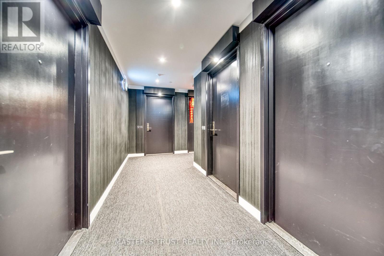916 - 20 Edward Street, Toronto, Ontario  M5G 0C5 - Photo 2 - C12466777