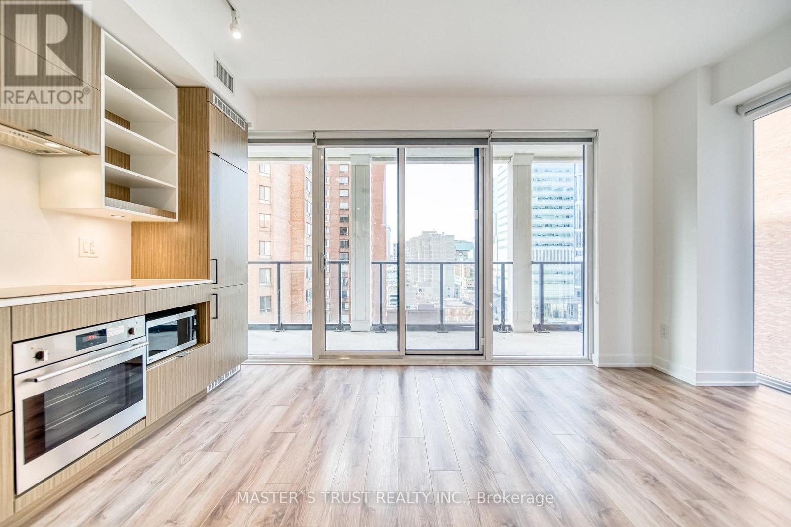 916 - 20 Edward Street, Toronto, Ontario  M5G 0C5 - Photo 8 - C12466777