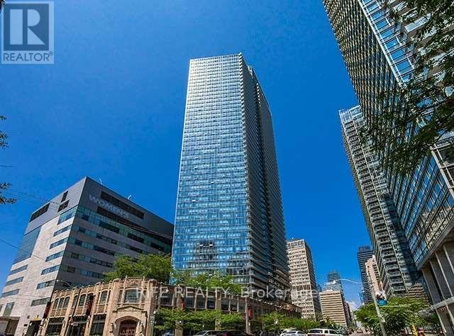 2903 - 832 BAY STREET, Toronto, Ontario