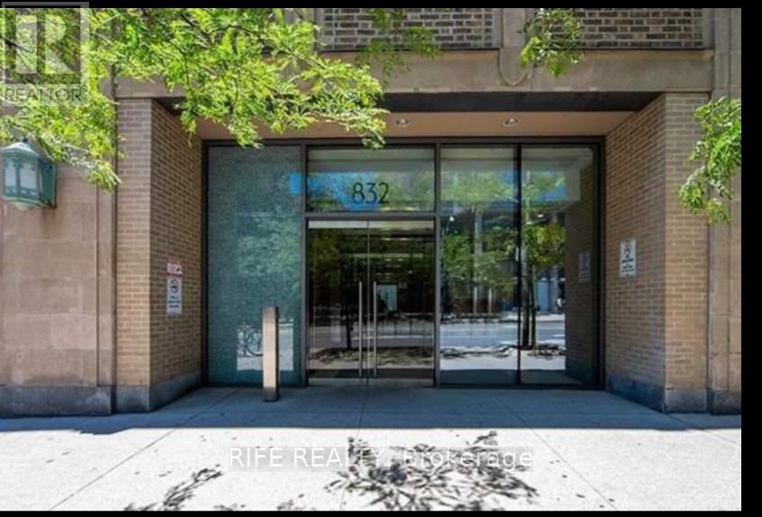 2903 - 832 Bay Street, Toronto, Ontario  M5S 1Z6 - Photo 2 - C12466847