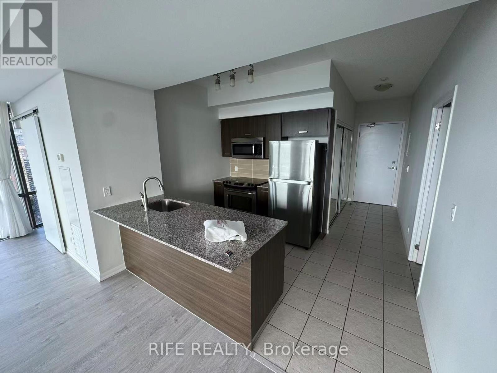 2903 - 832 Bay Street, Toronto, Ontario  M5S 1Z6 - Photo 4 - C12466847