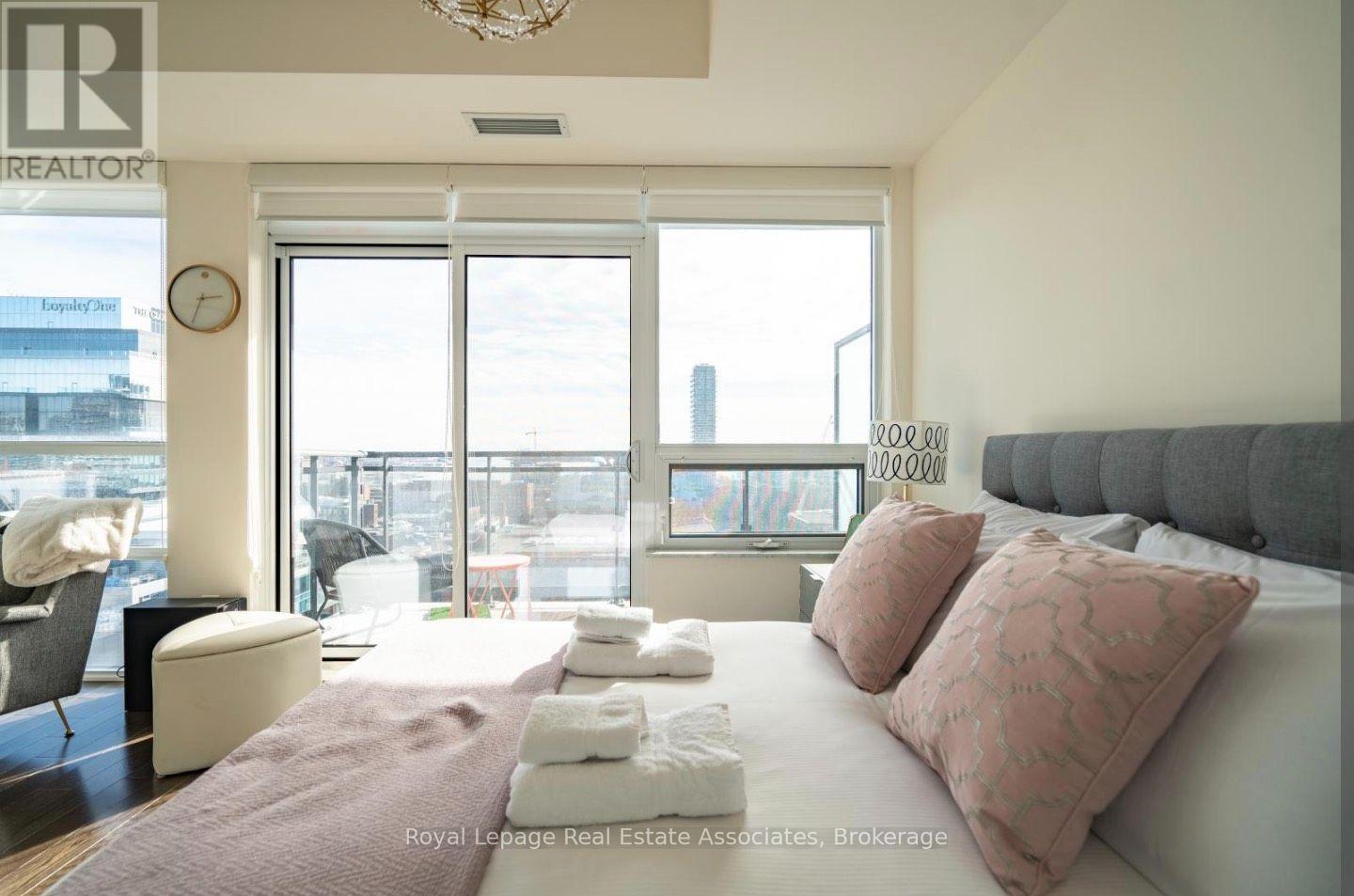 2012 - 460 Adelaide Street E, Toronto, Ontario  M5A 1N6 - Photo 3 - C12466872