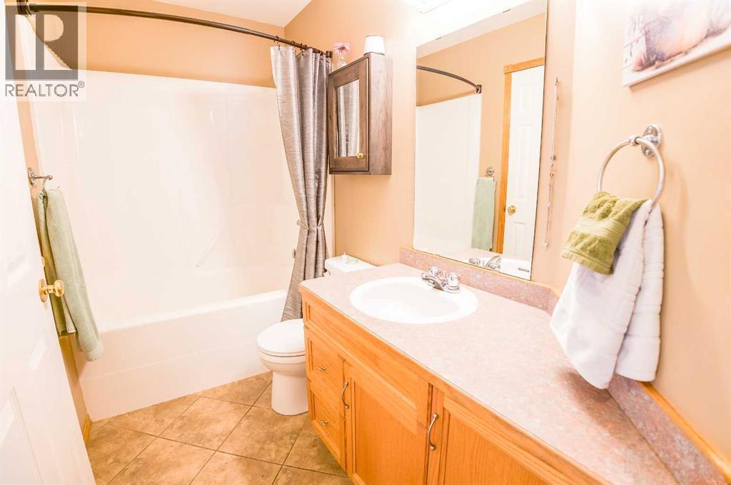 6 Royal Crescent, Lacombe, Alberta  T4L 2H7 - Photo 21 - A2260464