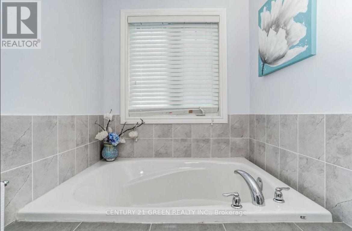 71 Magpie Way, Whitby, Ontario  L1N 8P7 - Photo 10 - E12466798