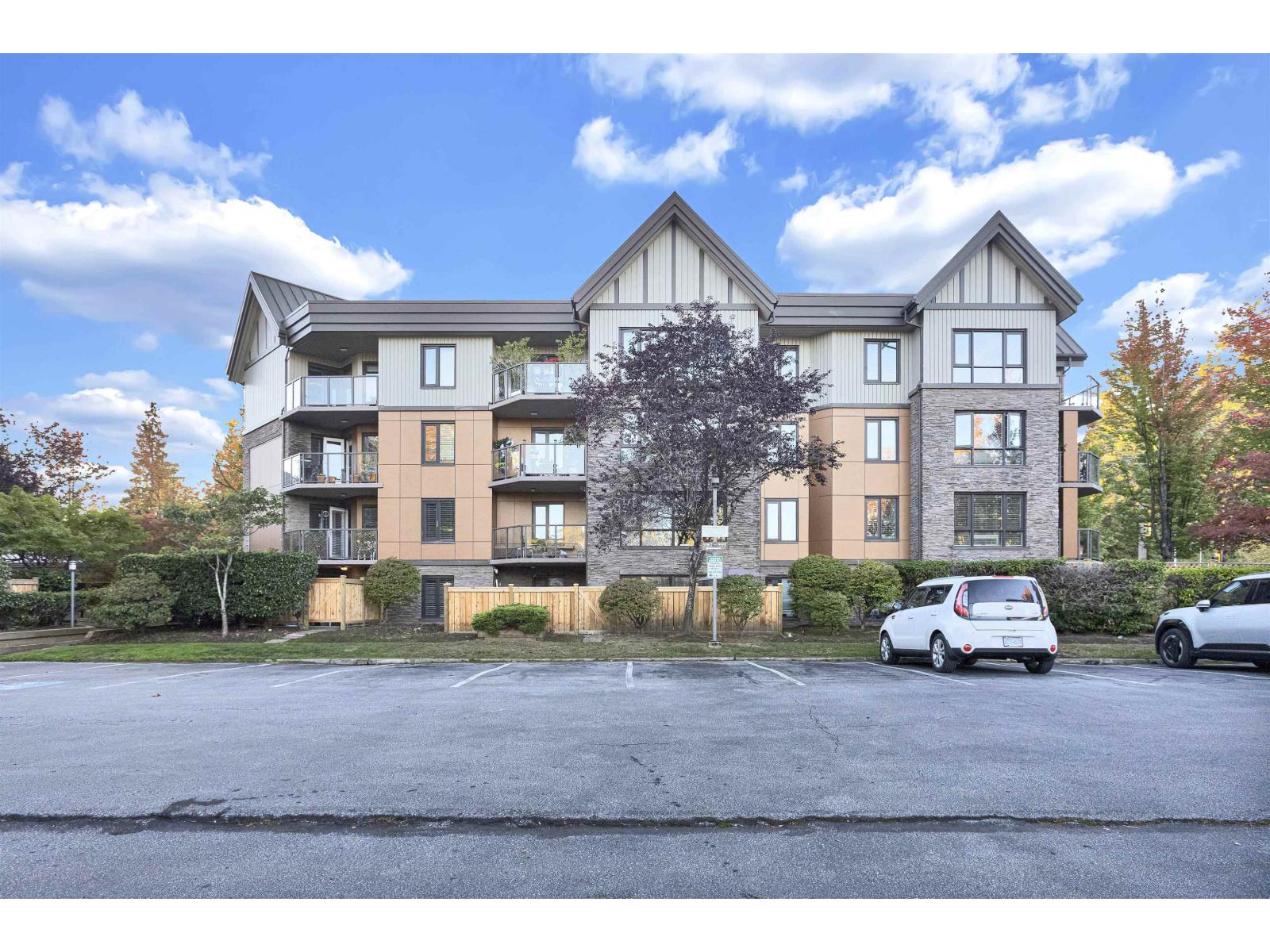 106 9978 148 STREET, Surrey, British Columbia