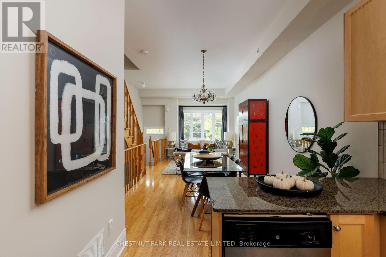 53 Connaught Avenue, Toronto, Ontario  M4L 2V8 - Photo 12 - E12466829