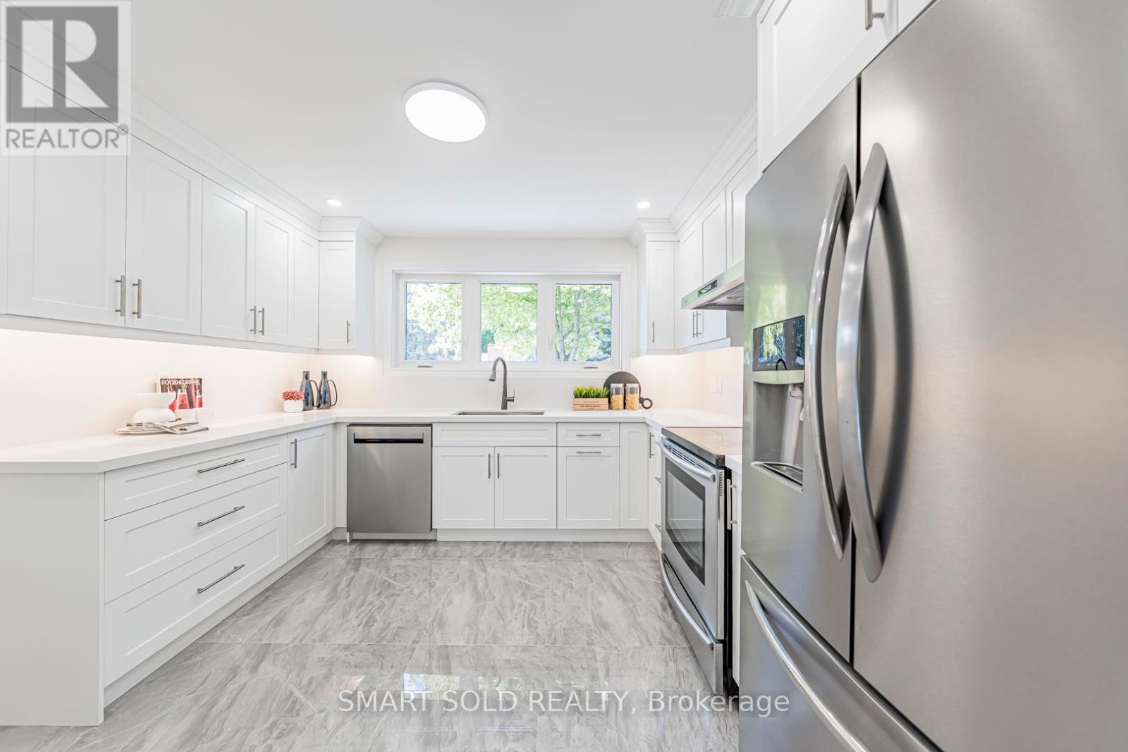 158 Park Avenue, Newmarket, Ontario  L3Y 1V1 - Photo 24 - N12466861
