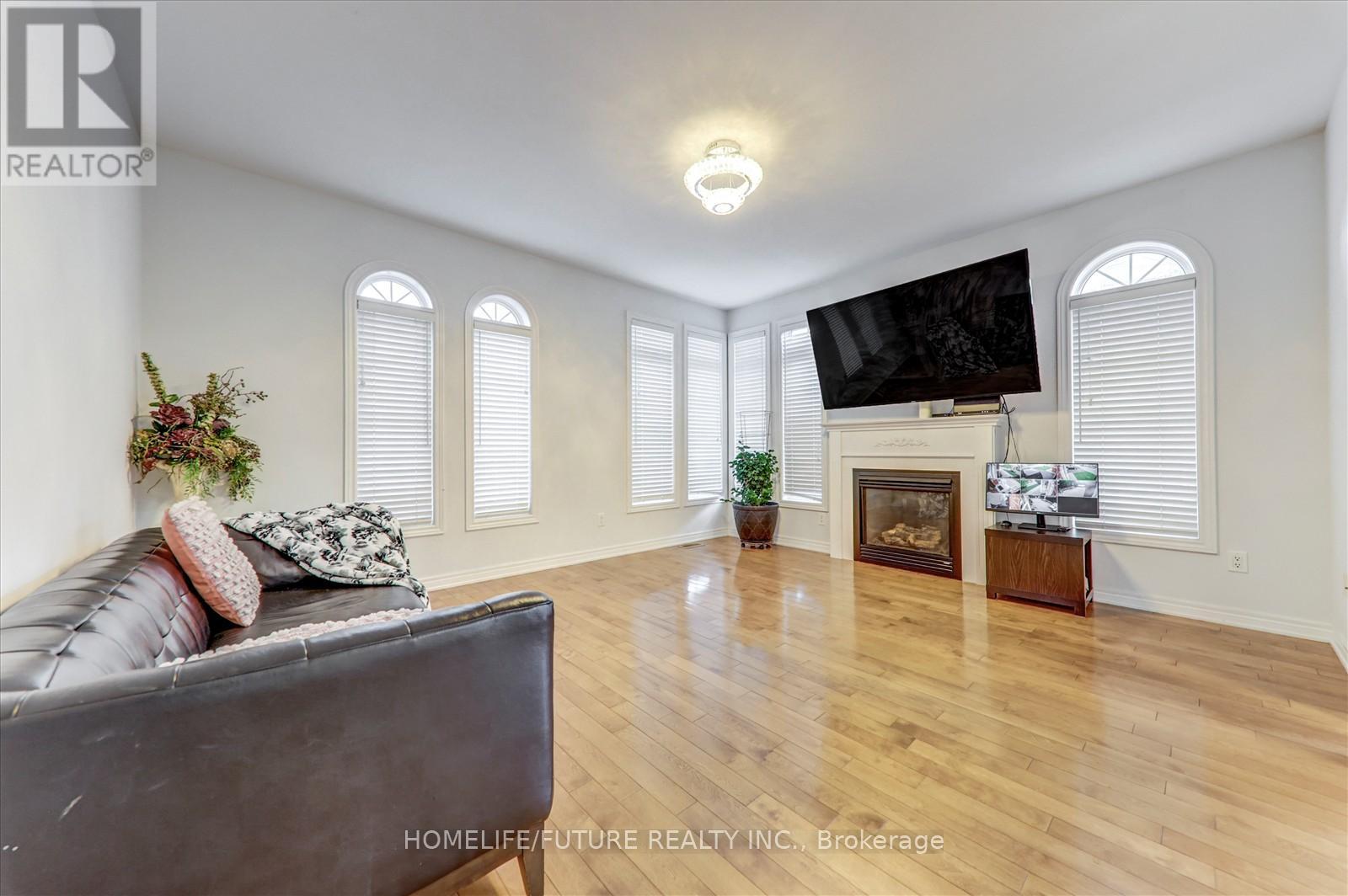 149 Stonechurch Crescent, Markham, Ontario  L6B 0L2 - Photo 16 - N12466862