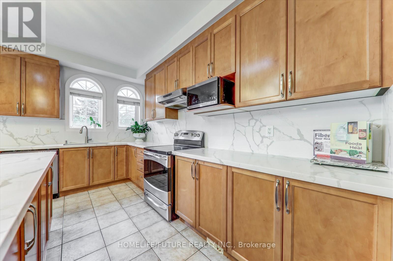 149 Stonechurch Crescent, Markham, Ontario  L6B 0L2 - Photo 21 - N12466862