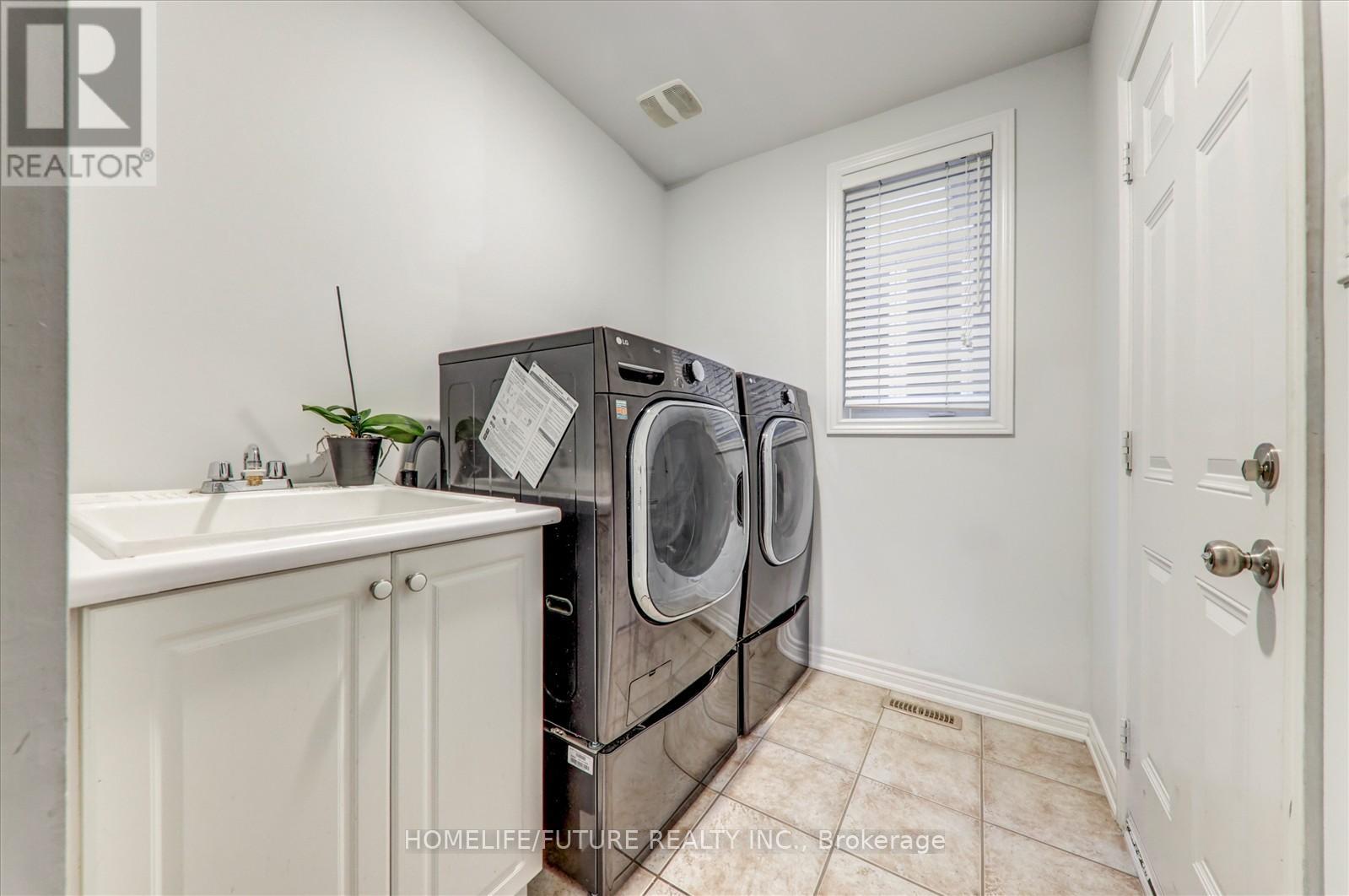 149 Stonechurch Crescent, Markham, Ontario  L6B 0L2 - Photo 24 - N12466862