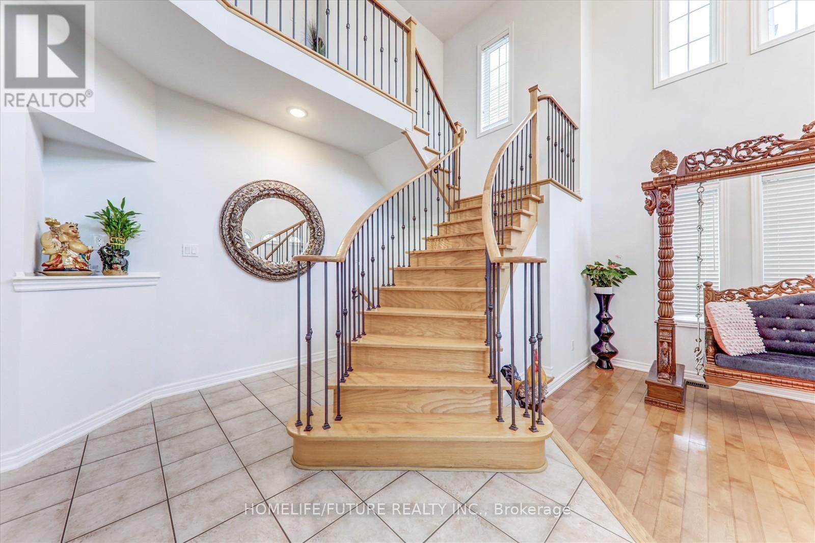 149 Stonechurch Crescent, Markham, Ontario  L6B 0L2 - Photo 9 - N12466862