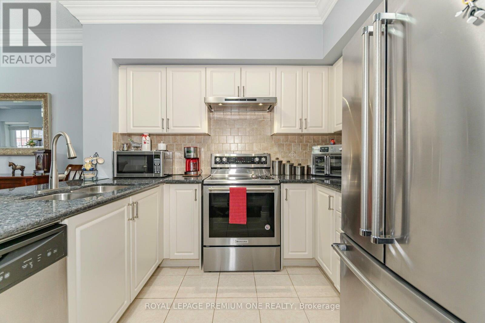 9451 Jane Street, Vaughan, Ontario  L6A 4J1 - Photo 12 - N12466873