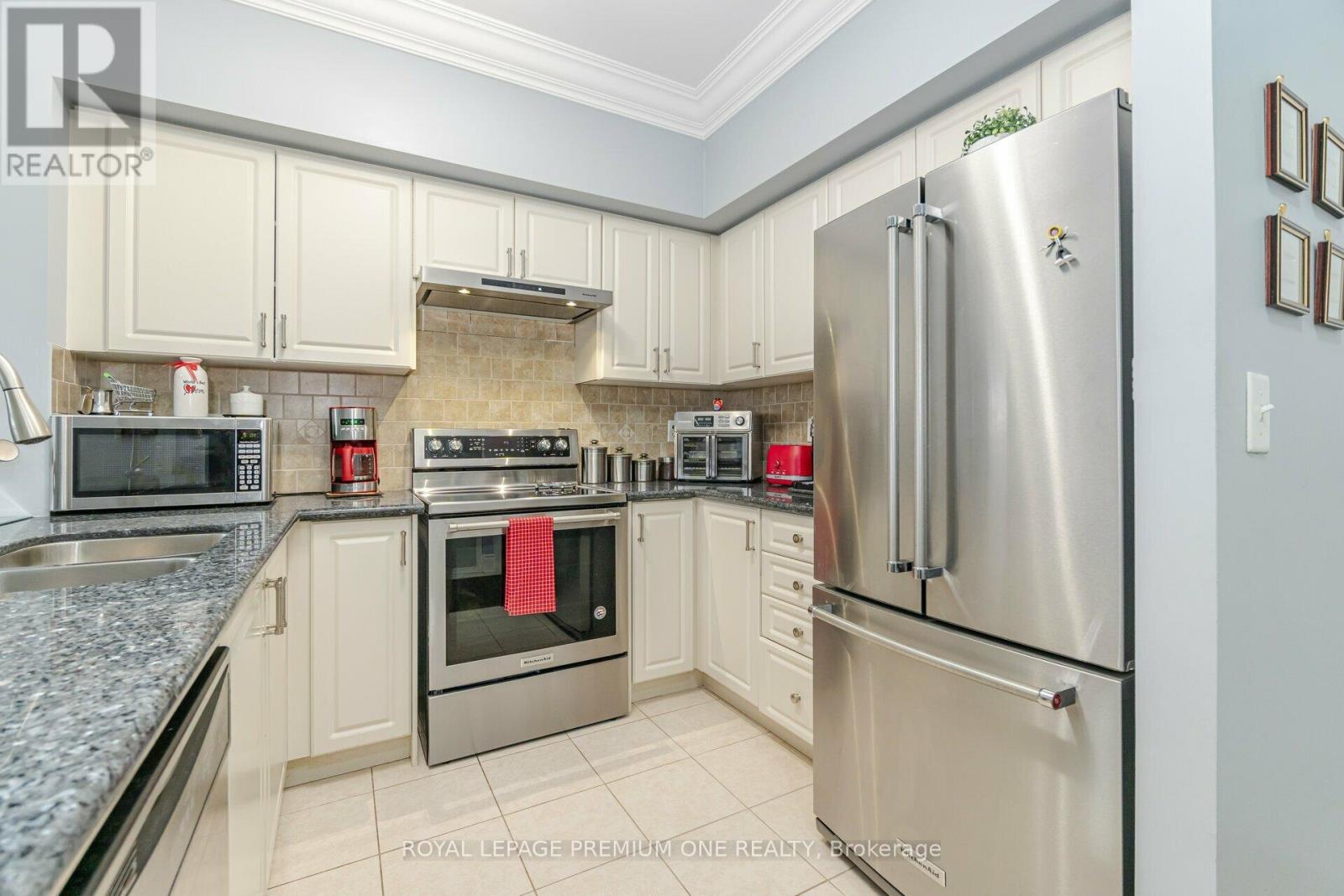 9451 Jane Street, Vaughan, Ontario  L6A 4J1 - Photo 13 - N12466873