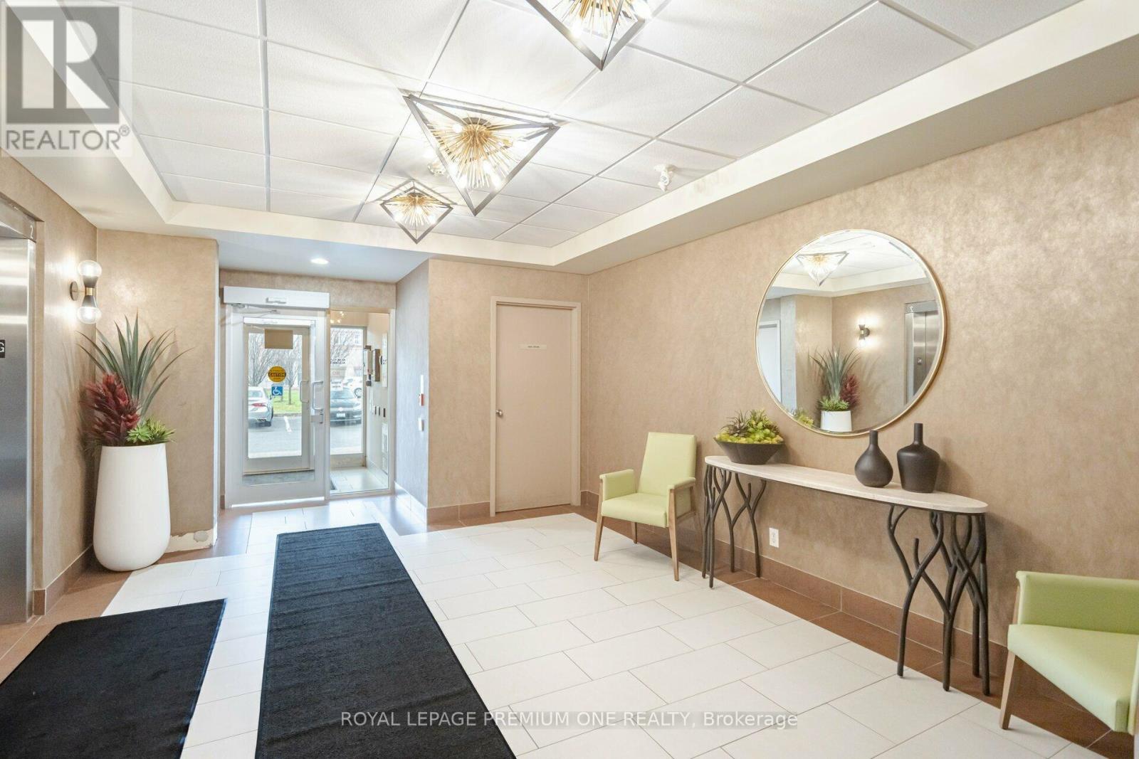 9451 Jane Street, Vaughan, Ontario  L6A 4J1 - Photo 5 - N12466873