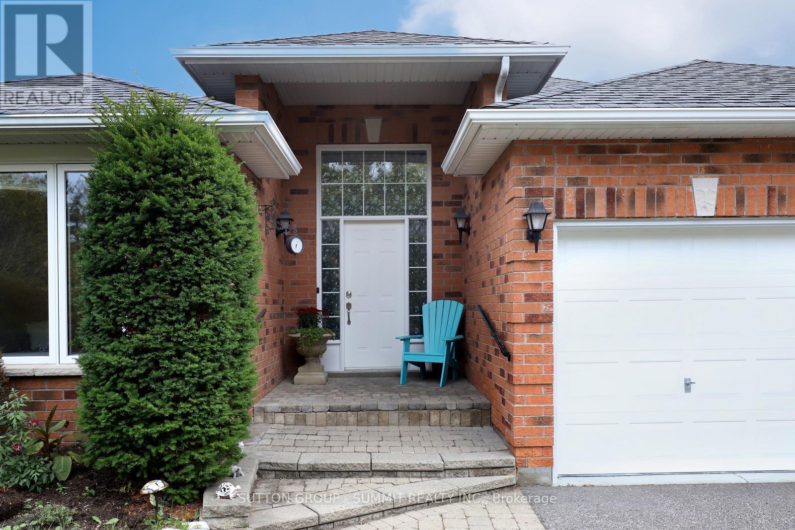 7 Brent Road, East Gwillimbury, Ontario  L9N 1R9 - Photo 3 - N12466882