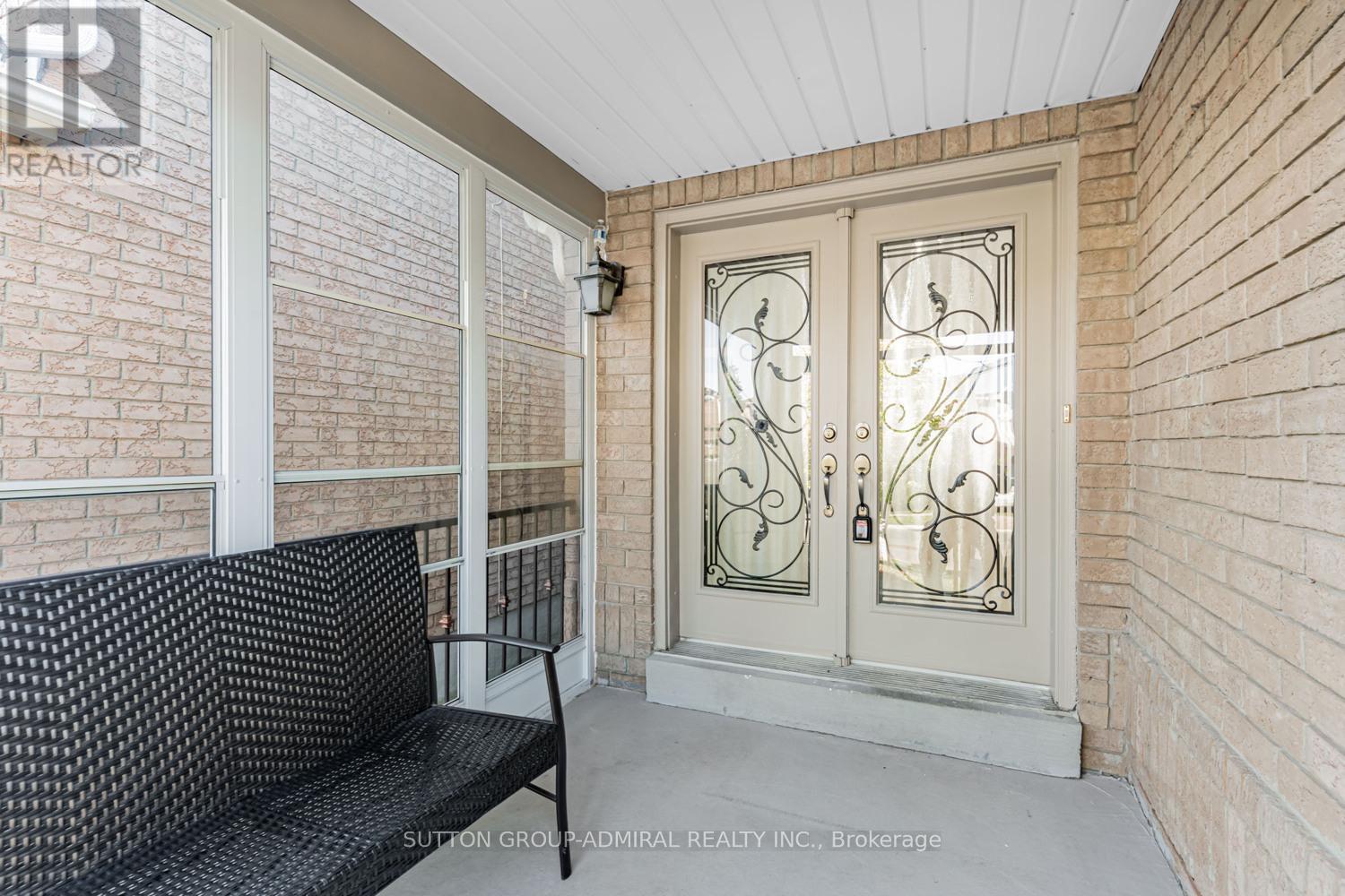 105 Prairie Dunes Place, Vaughan, Ontario  L4K 2E4 - Photo 3 - N12466886