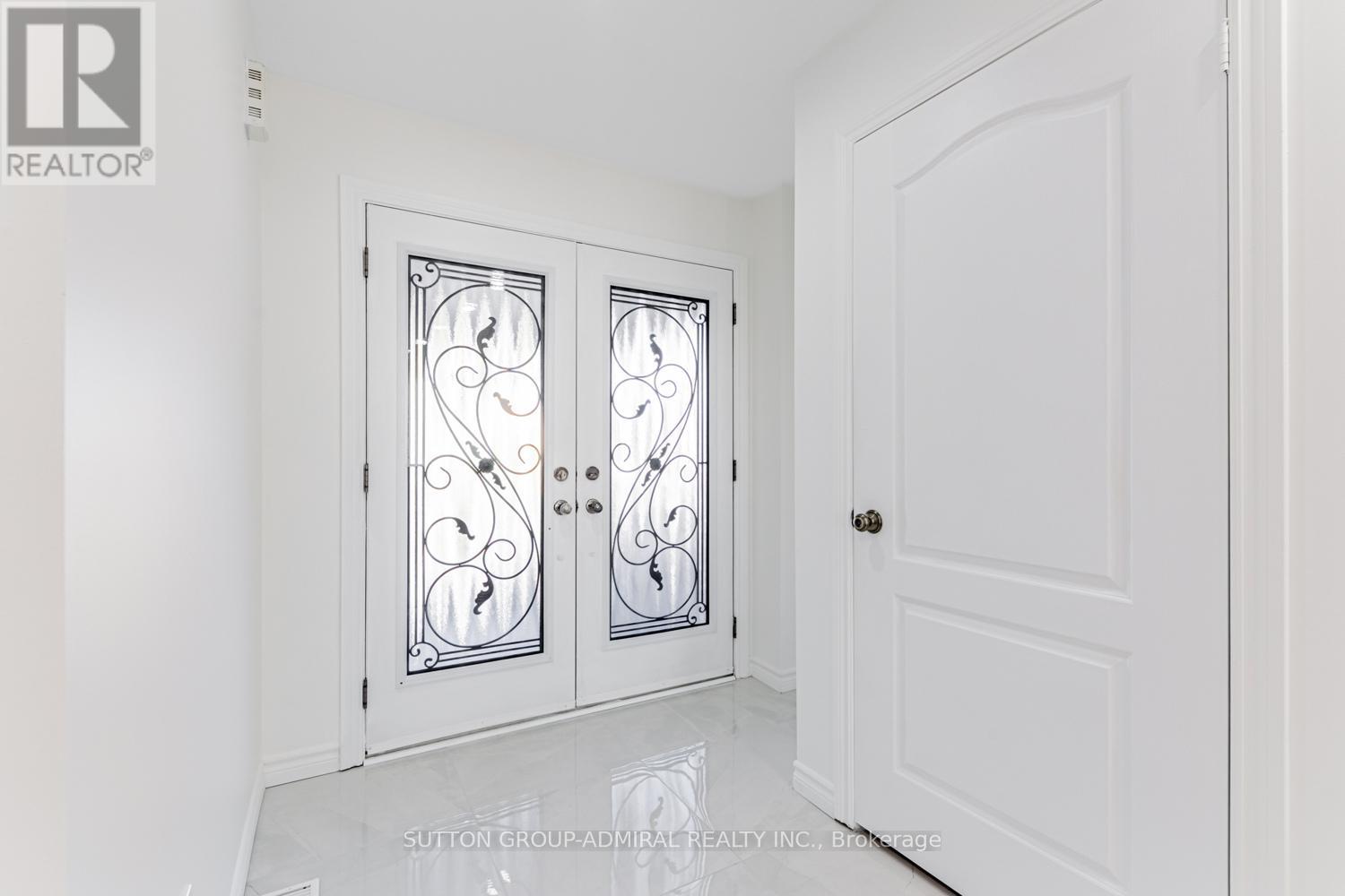 105 Prairie Dunes Place, Vaughan, Ontario  L4K 2E4 - Photo 4 - N12466886